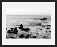 Cargar imagen en el visor de la galería, Cuadro Olas blanco y negro
