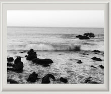 Cargar imagen en el visor de la galería, Cuadro Olas blanco y negro
